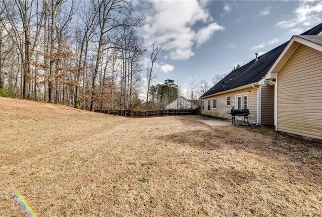 Building Photo - 220 Windpher Ridge