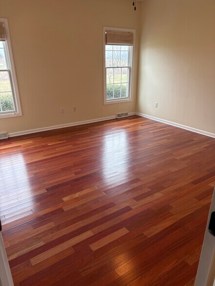 Living - 409 Arabela Ct