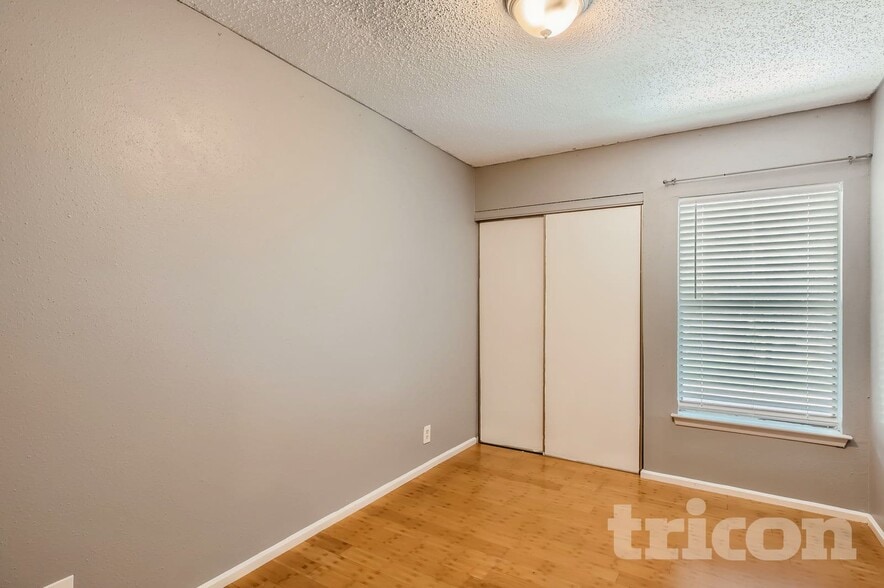 Building Photo - 6934 Sunshine Tree Dr