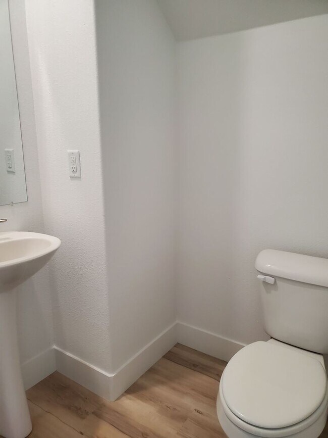 Building Photo - 1205 Nedra Dr