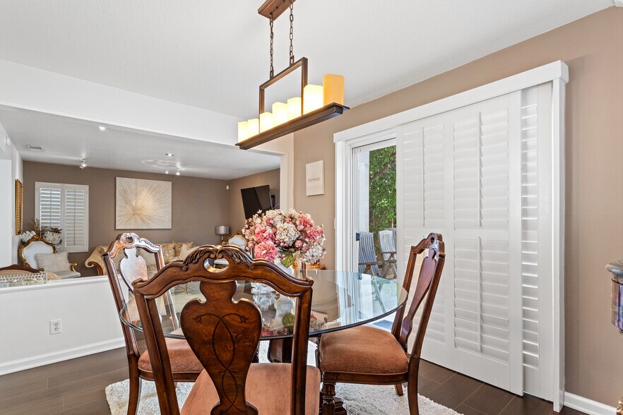 Building Photo - 4386 Willow Glen St