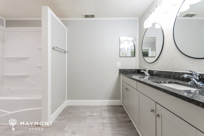 Building Photo - 621 Deauville Ct