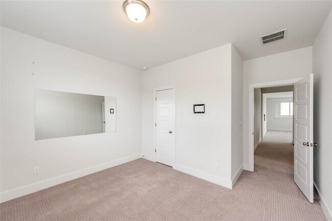 Building Photo - 5417 Flowing Brk Cv