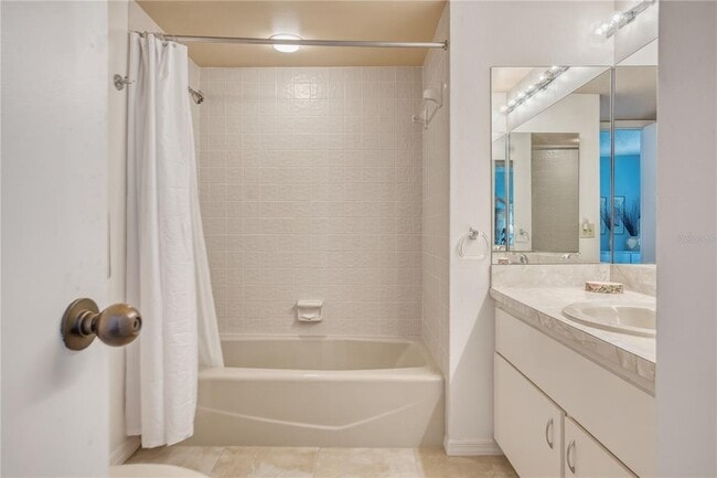 Building Photo - 690 Island Way