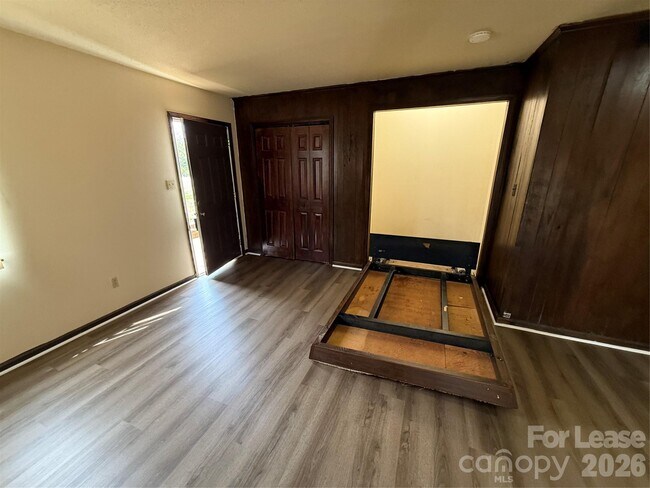 Building Photo - 810 10th St Blvd NW