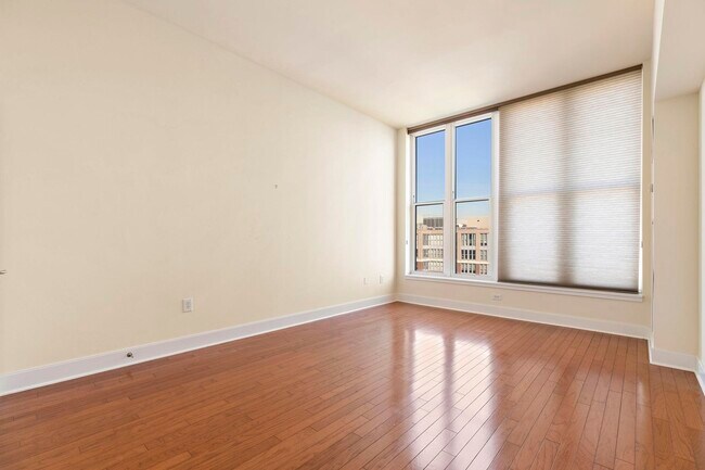 Building Photo - 1125 Maxwell Ln