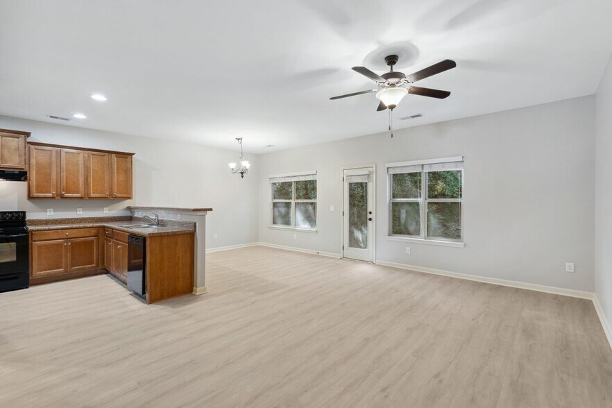 Building Photo - 149 Sunset Ln