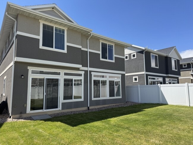Building Photo - 138 E Crown Point Dr