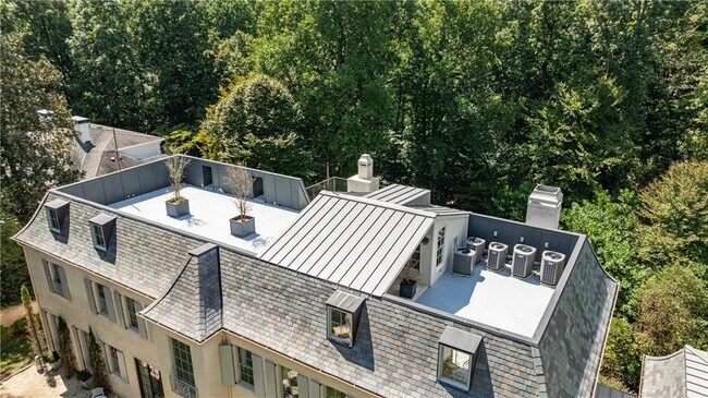 Building Photo - 3570 Knollwood Dr NW