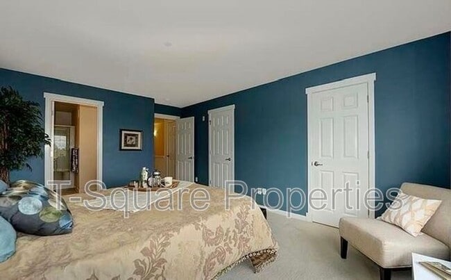 Building Photo - 1693 NE Juneberry St