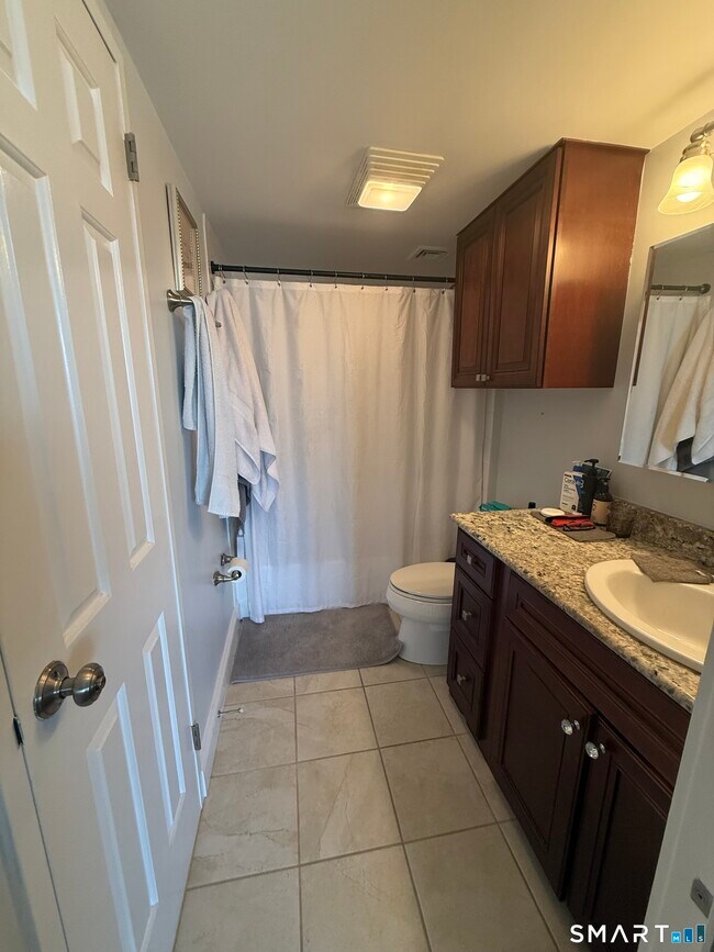 Building Photo - 127 Greyrock Pl