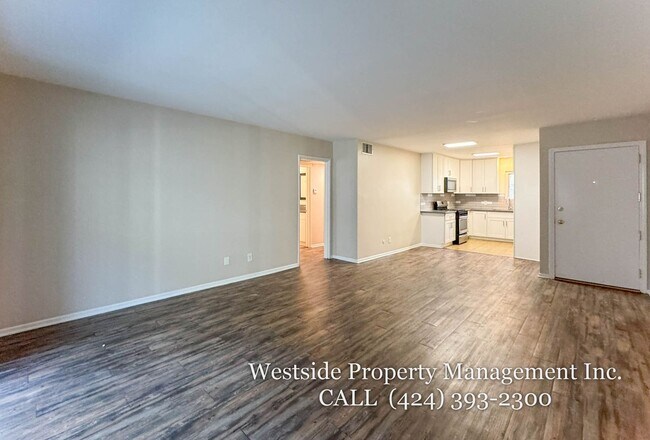 Building Photo - 425 E Tamarack Ave