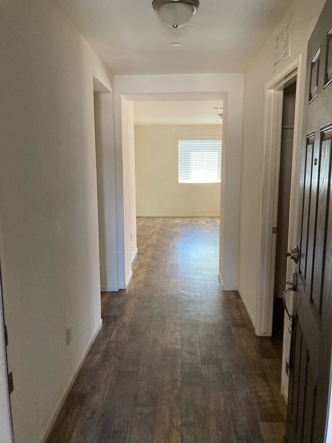 Building Photo - 1527 Virmargo St