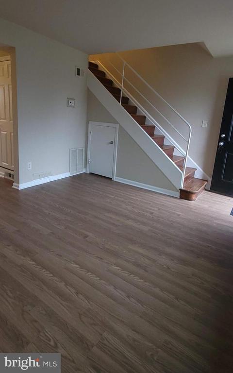 Building Photo - 2528 Iverson St