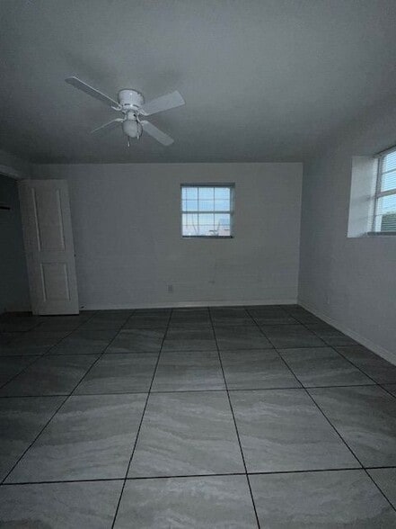 Building Photo - 500 N Broadway St