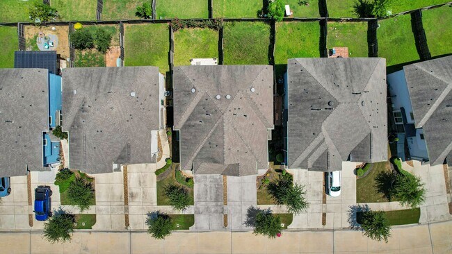 Building Photo - 1715 Ryon Falls Dr