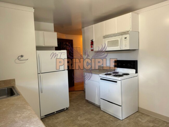 Primary Photo - 218 E 3rd St