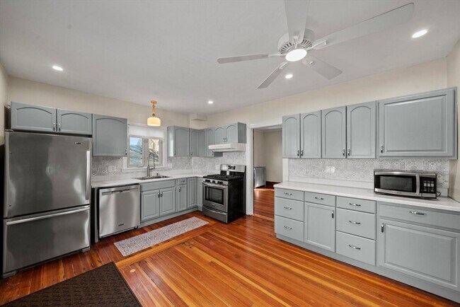 Building Photo - 7 Sweetser Ave