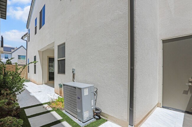 Building Photo - Elegant and Modern Living in Adagio in Cad...