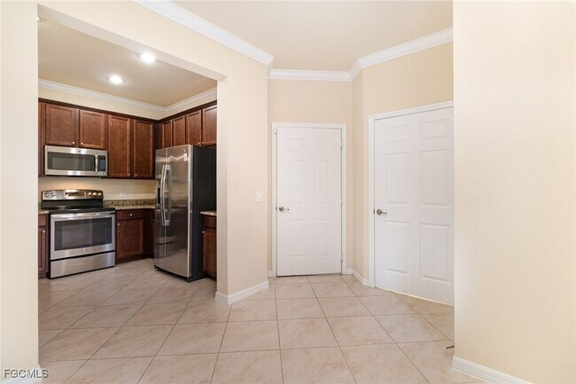 Building Photo - 10080 Via Colomba Circle