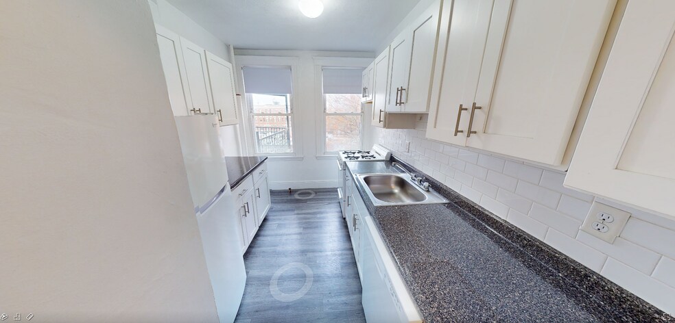 Building Photo - 1634 Commonwealth Ave