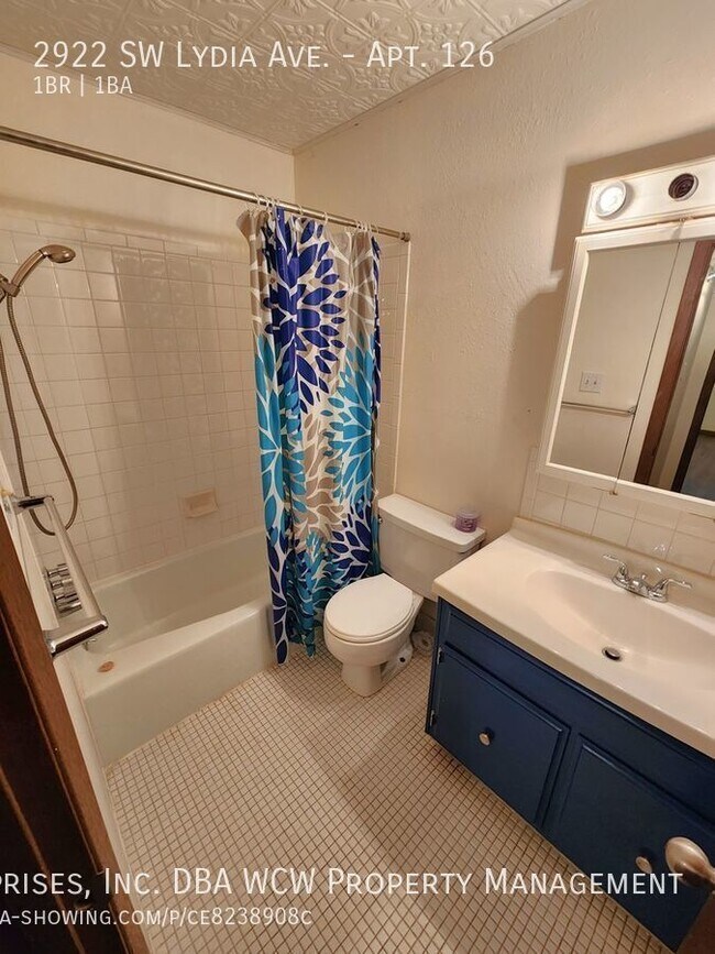 Building Photo - Huntington Condominiums, ground level, imm...