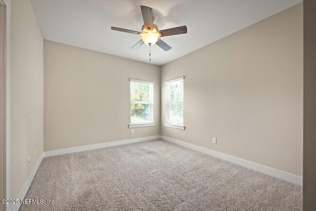 Building Photo - 305 Seahill Dr