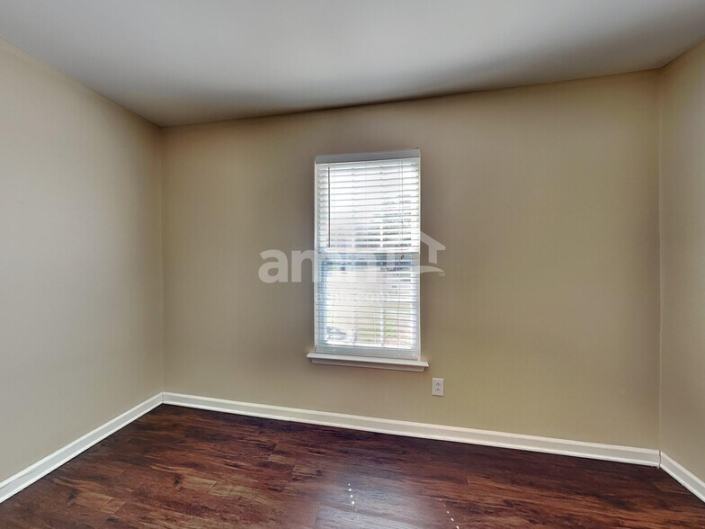 Building Photo - 1039 Saddle Wood Dr