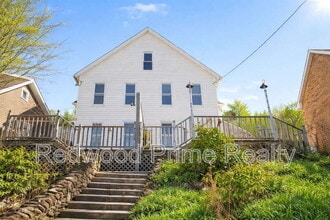 Building Photo - 534-536 Russell Ave