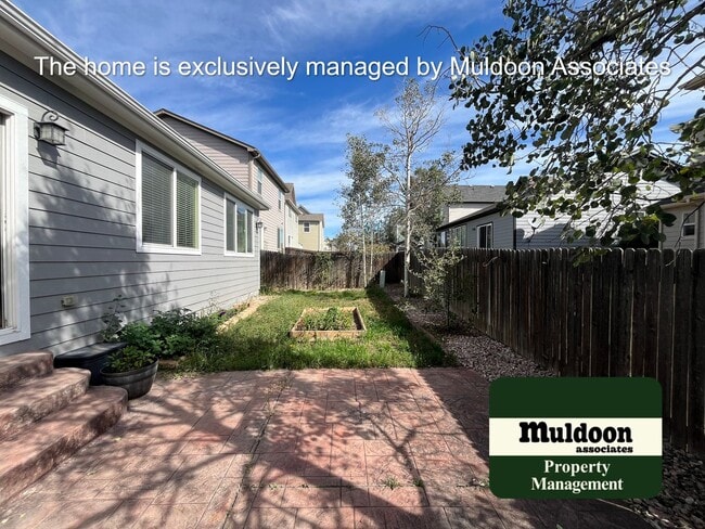 Building Photo - Beautiful Rancher with everything on one l...
