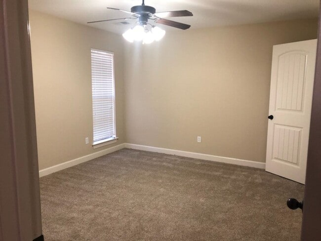 Building Photo - Rasco Hills Subdivision