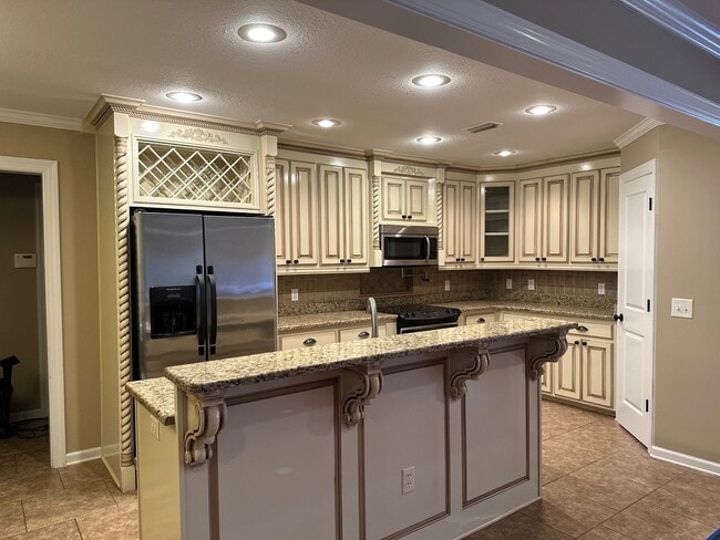 Building Photo - Valley Stream Subdivision!