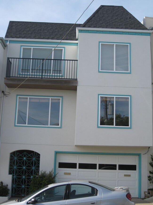 Building Photo - SEAL ROCK