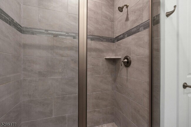 Building Photo - 19 Veterans Wy