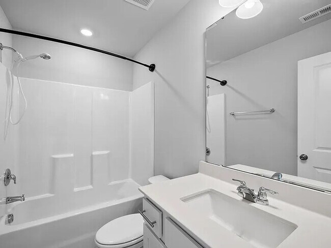 Building Photo - Lease OR Lease to Own