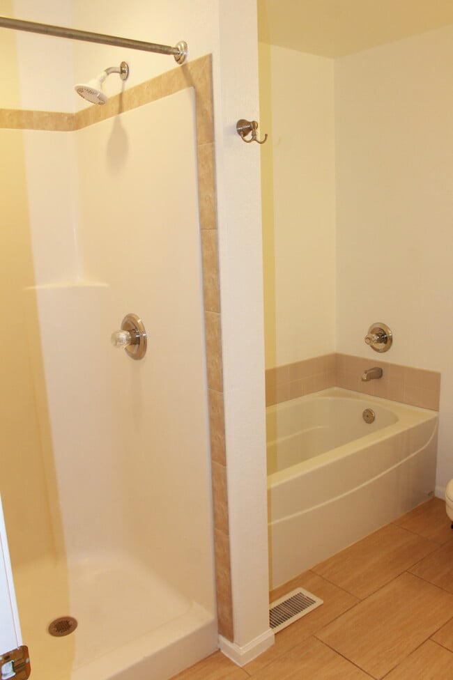 Building Photo - 7330 Kearney St