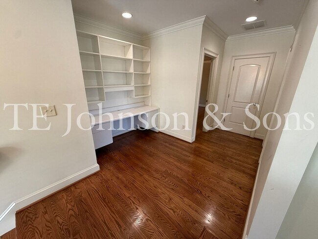 Building Photo - 5540 Brookberry Farm Rd