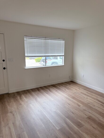 Building Photo - 5043 Wilder Dr