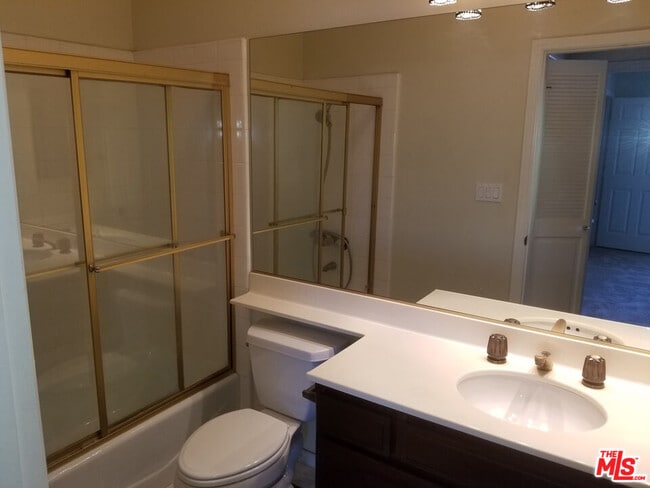 Building Photo - 10620 Eastborne Ave