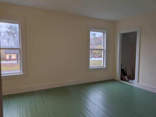 Building Photo - 315 US-5