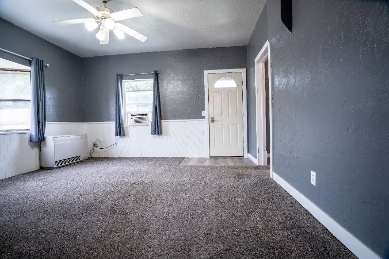 Building Photo - 41 Riverside Rd S