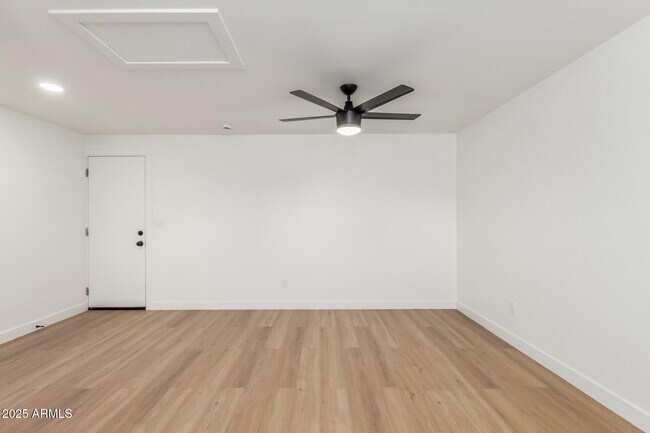Building Photo - 1743 W Verde Ln