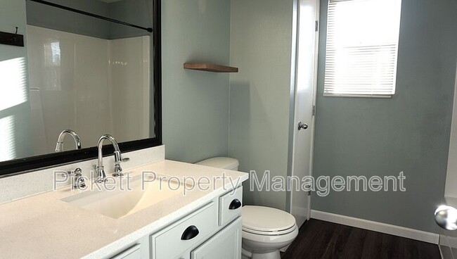 Building Photo - 4855 Bowwood Cir NE