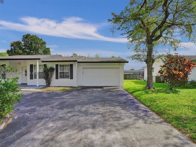 Building Photo - 4330 NW 8th St