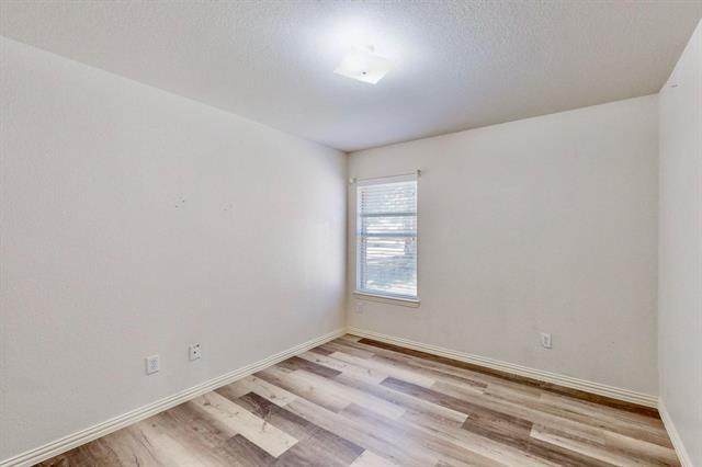 Building Photo - 1216 Lake Forest Dr