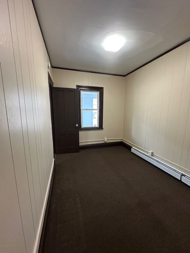 Building Photo - 42 Child St