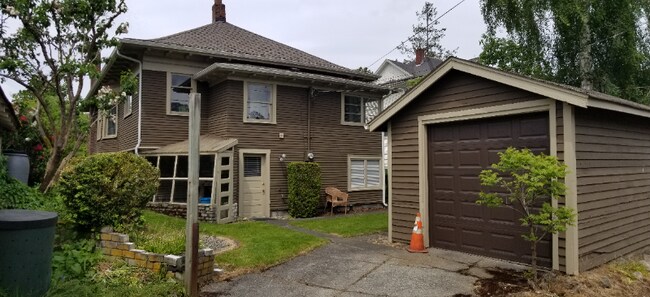 Building Photo - 5516 12th Ave NE