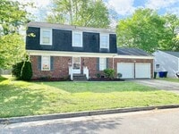 Building Photo - 224 Saddler Dr
