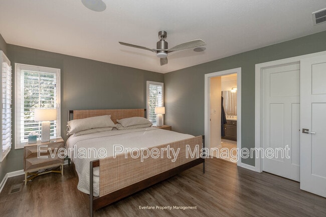 Building Photo - 499 W Main St