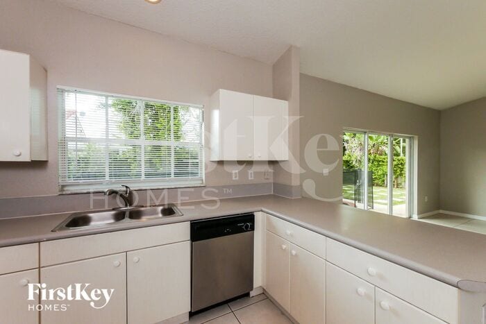 Building Photo - 11524 SW 152nd Ct